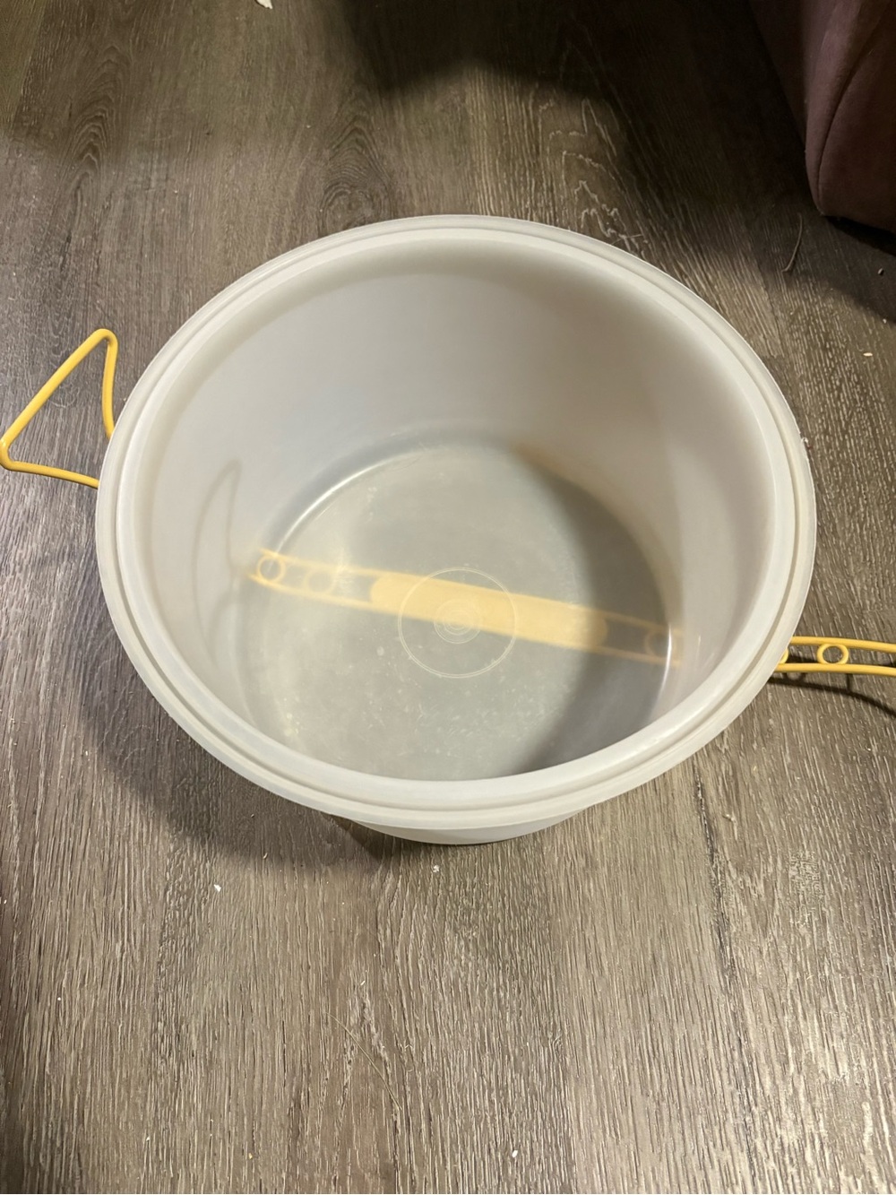 Tupperware Yellow Snap-Lid Kitchen Bucket - Picture 3 of 6